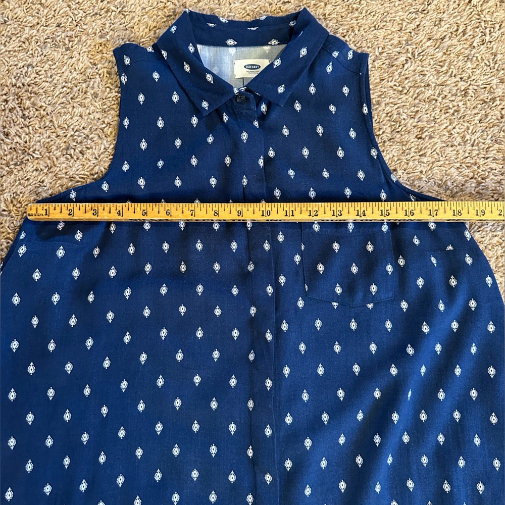 Old Navy and white, above knee dress. Small - Picture 8 of 15
